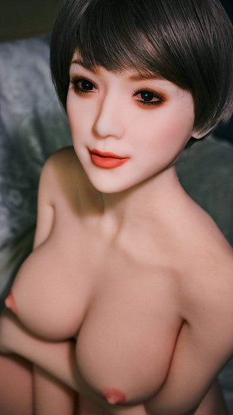 Poupée asiatique HR Doll 165 cm bonnet D - Haruko en fourrure